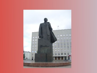 Памятник на площади Ленина в центре Архангельска, фото с сайта ru.wikipedia.org