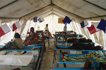 Холерный барак в Африке. Фото с сайта www.msf.org.uk