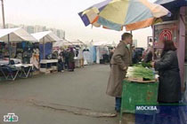 Рынок в Москве, кадр телеканала НТВ, архив.