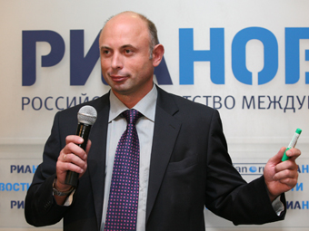 Гендиректор ООО "Леккер" Владимир Денисов на пресс-конференции. Фото компании