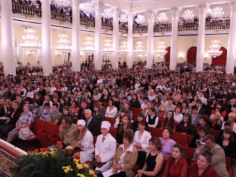Посвящение в студенты ММА им. Сеченова в 2009 году , фото с сайта mma.ru