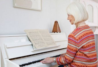 Игра на музыкальном инструменте связана со снижением риска слабоумия