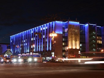 Здания в центре Москвы и Петербурга подсветят синим в честь Дня аутизма