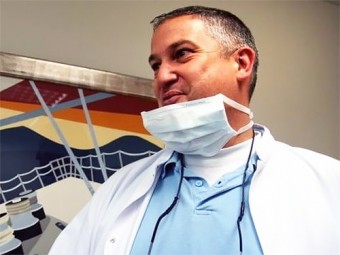 Голландский стоматолог искалечил более сотни пациентов